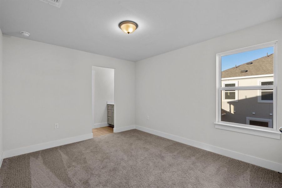 Spacious, unfurnished interior of a new home in Enclave at Cele, Pflugerville (Image 28).