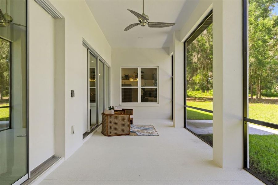 Exterior details and patio area of a home in , Lecanto (Image 29).