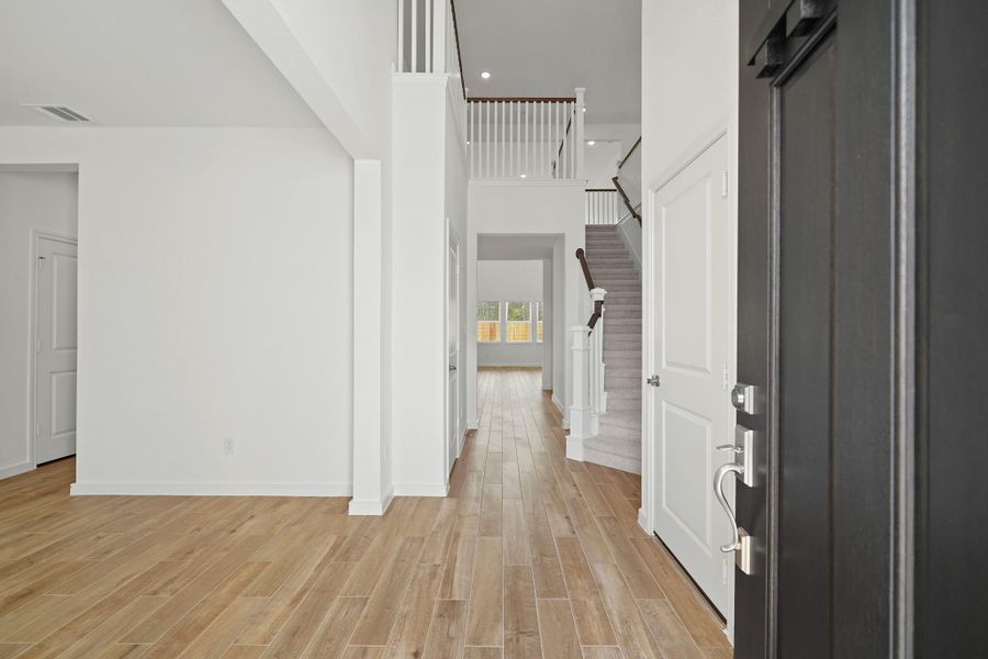 Welcoming foyer (*Photo not of actual home and used for illustration purposes only.) Welcoming foyer (*Photo not of actual home and used for illustration purposes only.)