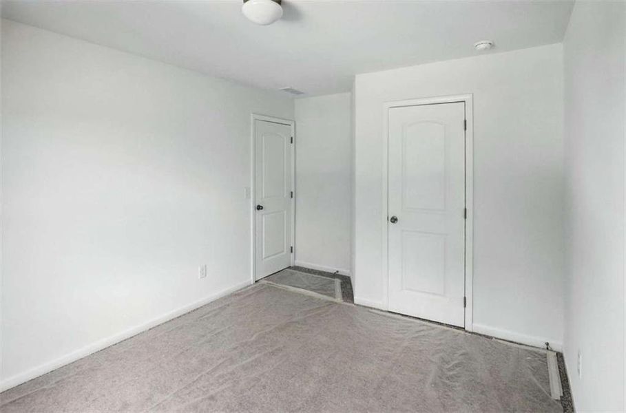 Spacious, unfurnished interior of a new home in Creekside Landing, Dallas (Image 26).