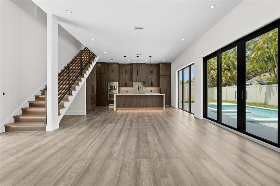 Spacious, unfurnished interior of a new home in , Sarasota (Image 24).