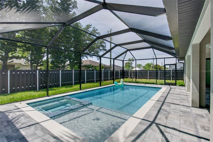 Exterior details and patio area of a home in , Cape Coral (Image 27).
