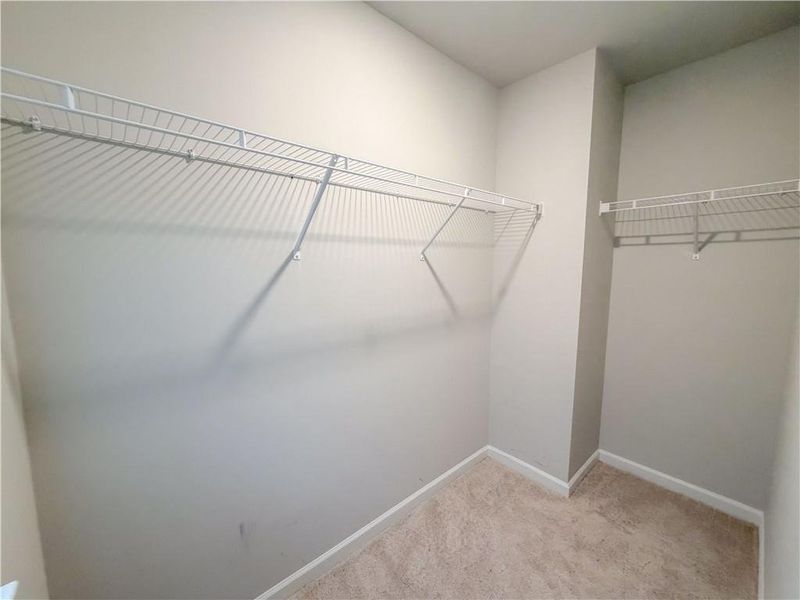 Spacious, unfurnished interior of a new home in , Stockbridge (Image 95).