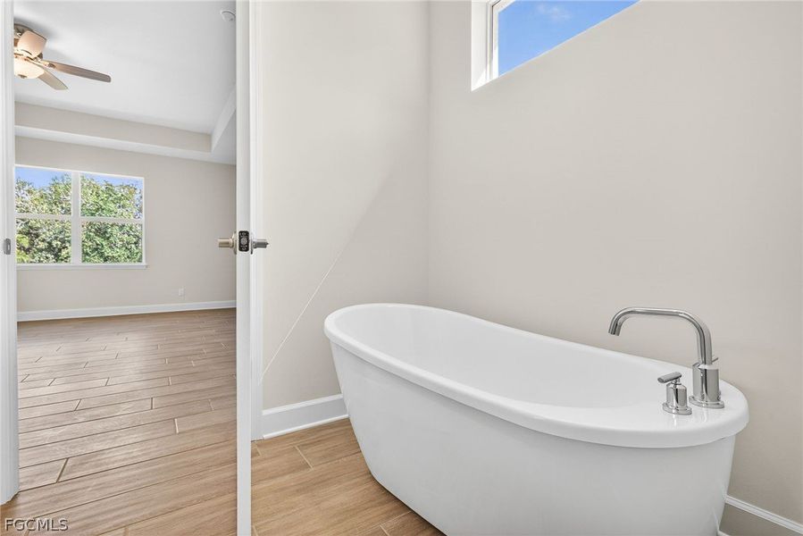 Image 30 of a home in Cape Coral.