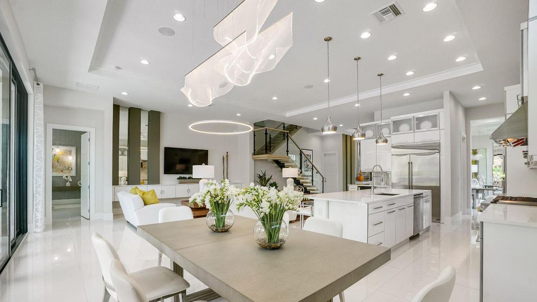 Model Photo used for reference Model Photo used for reference