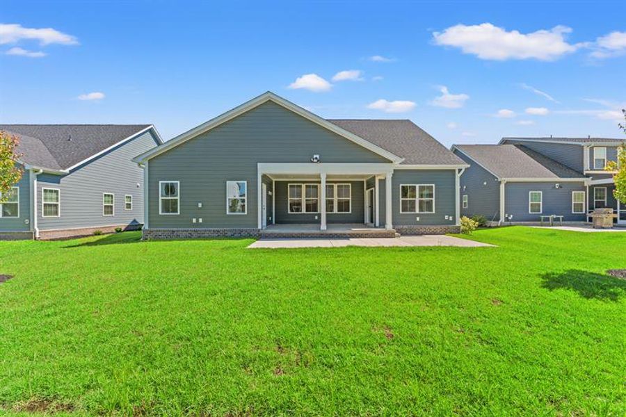 Exterior details and patio area of a home in Indigo Bay, Myrtle Beach (Image 3).