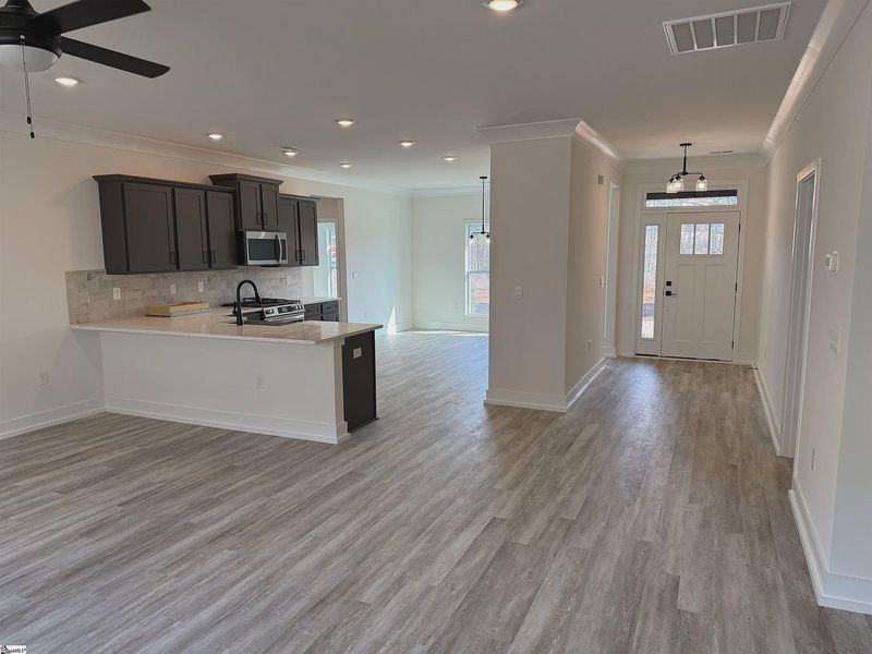 Spacious, unfurnished interior of a new home in Hidden Lake Estates, Greenville (Image 10).
