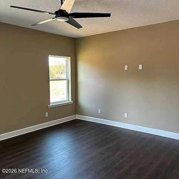 Spacious, unfurnished interior of a new home in , Green Cove Springs (Image 26).