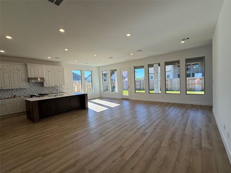 **Photos are for represesentative purpose only. This is not the actual home.**