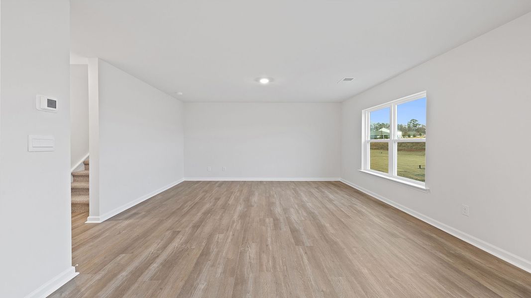 Spacious, unfurnished interior of a new home in Cedar Gap, Fountain Inn (Image 19).