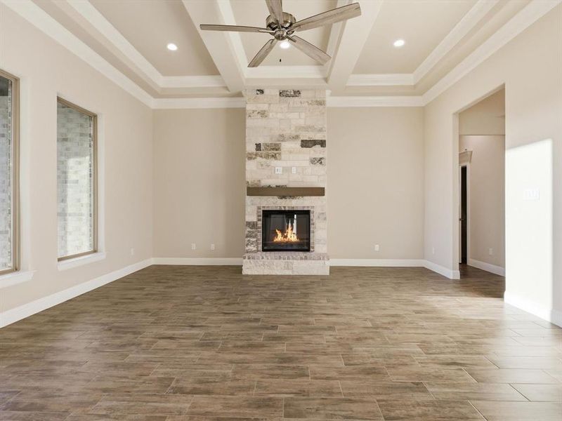 Spacious, unfurnished interior of a new home in , Tolar (Image 25).