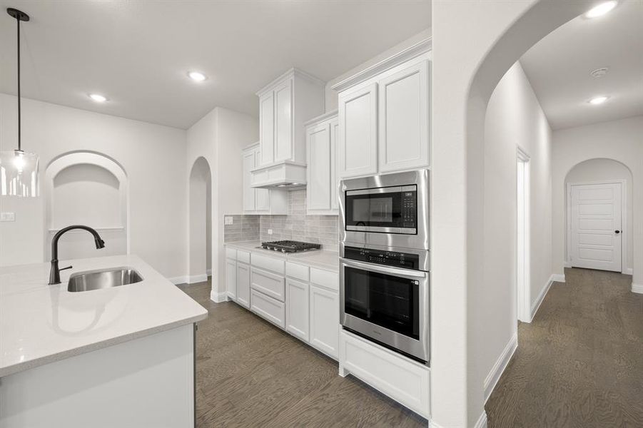 389 Paddle Boat- Kitchen-3326