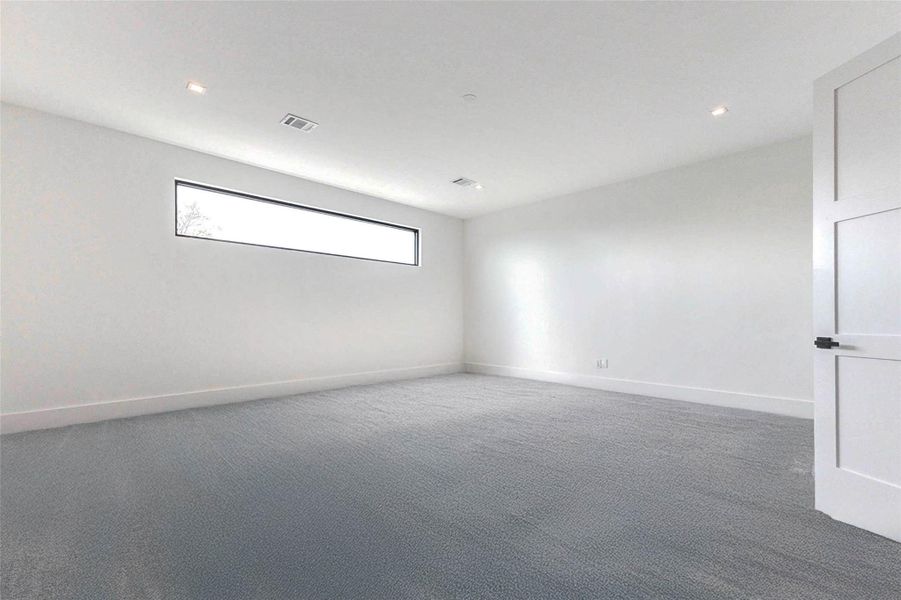 Spacious, unfurnished interior of a new home in , Houston (Image 21).