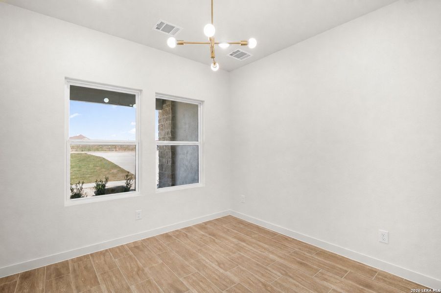 Spacious, unfurnished interior of a new home in , La Vernia (Image 24).