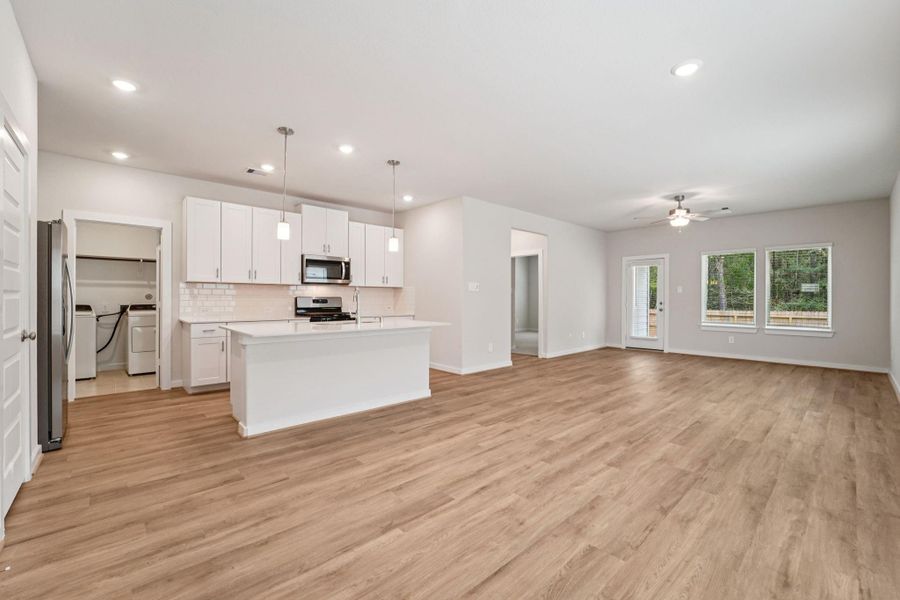 Spacious, unfurnished interior of a new home in Landing Meadows - Traditional Series, New Caney (Image 23). Spacious, unfurnished interior of a new home in Landing Meadows - Traditional Series, New Caney (Image 23).