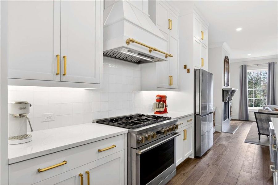 Furnished interior view inside a new home in , Roswell (Image 6).