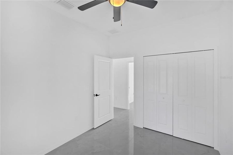 Spacious, unfurnished interior of a new home in , Punta Gorda (Image 35).