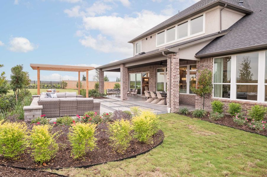 Representative exterior details of a home built from the Milan by Tri Pointe Homes in Dunham Pointe, Cypress (Image 24).