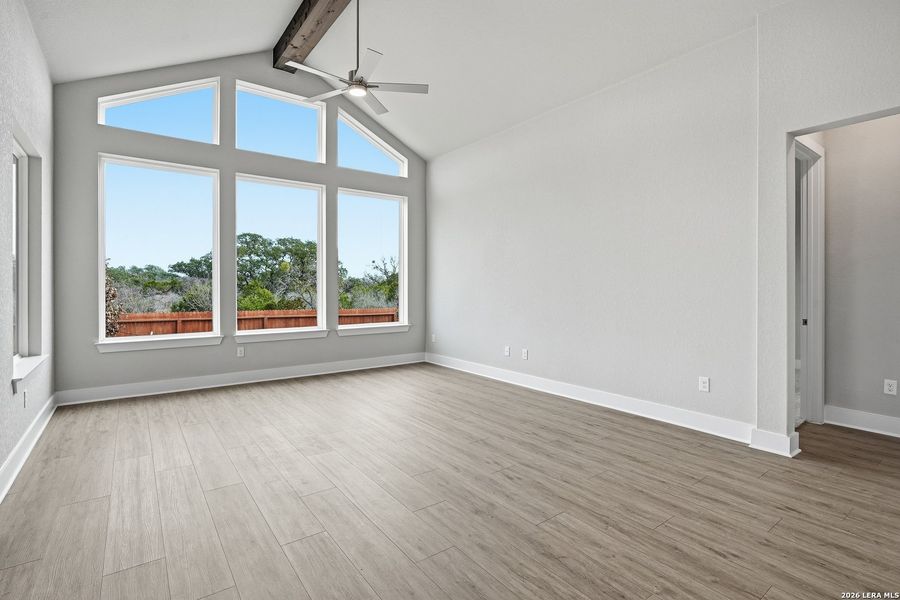 Spacious, unfurnished interior of a new home in Stillwater Ranch, San Antonio (Image 17).