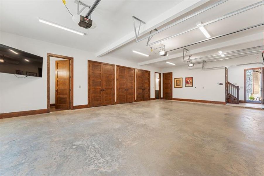 Spacious, unfurnished interior of a new home in , Newnan (Image 20).