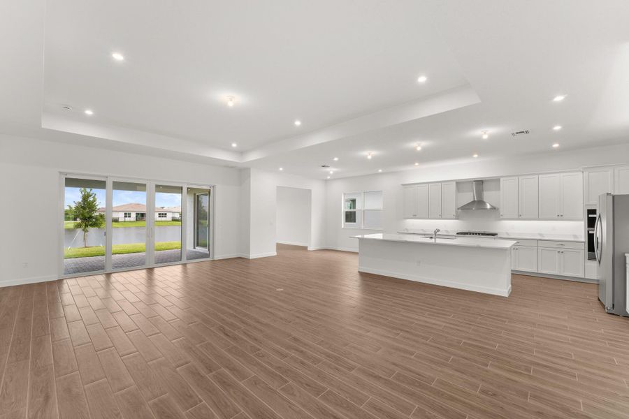 Spacious, unfurnished interior of a new home in Tradition - Telaro, Port St. Lucie (Image 11).