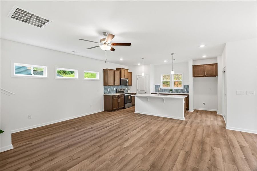 Spacious, unfurnished interior of a new home in Brownstone Park, Easley (Image 18). Spacious, unfurnished interior of a new home in Brownstone Park, Easley (Image 18).