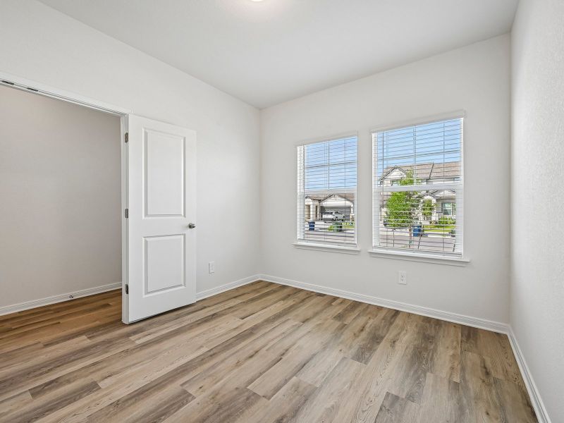 Spacious, unfurnished interior of a new home in Prairie Winds - Reserve Collection, Hutto (Image 14).