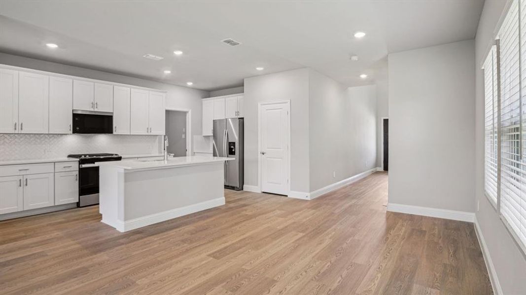 Photo is not of the actual home, but is an inspirational photo of builder’s model home and may depict options, furnishings, and/or decorator features that are not included. Photo is not of the actual home, but is an inspirational photo of builder’s model home and may depict options, furnishings, and/or decorator features that are not included.