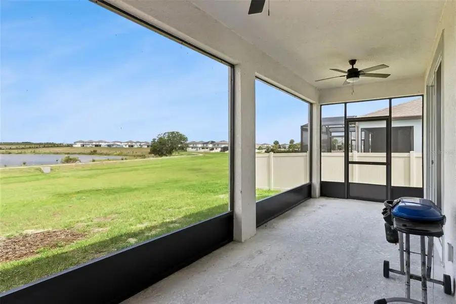 Exterior details and patio area of a home in , Lake Alfred (Image 26).