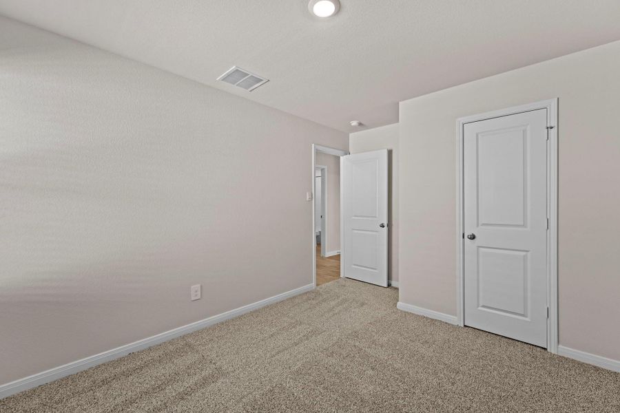 Spacious, unfurnished interior of a new home in Whisper South, San Marcos (Image 12).