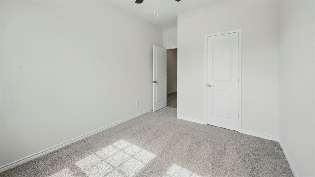 Spacious, unfurnished interior of a new home in Silverado, Aubrey (Image 17).