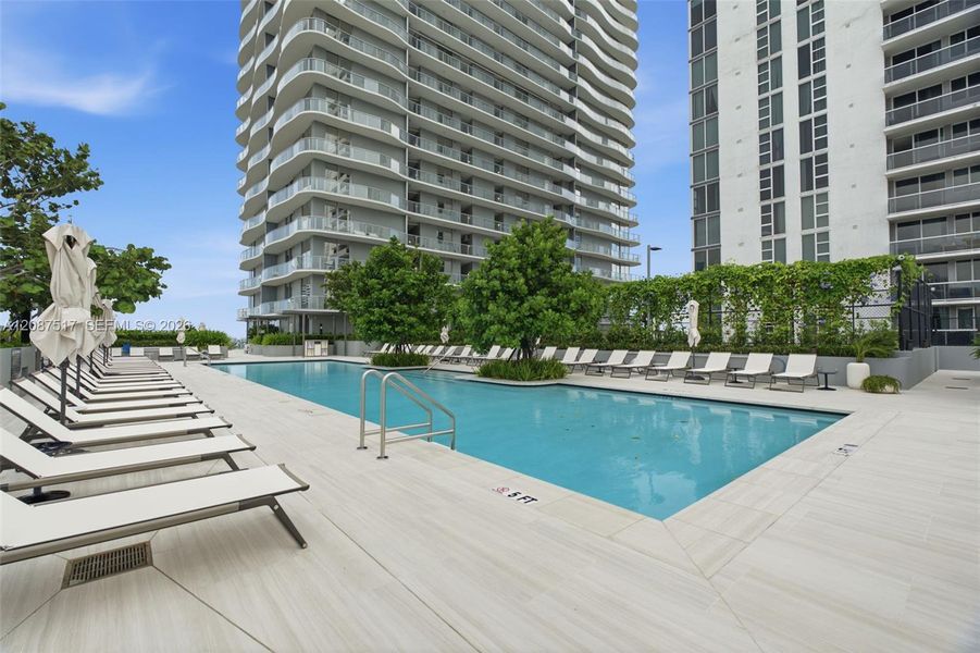 Condo located in Miami, FL showcasing its design and architecture (Image 39).