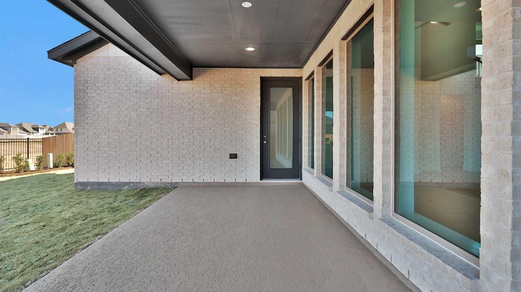 Exterior details and patio area of a home in StoneCreek Estates, Richmond (Image 3).