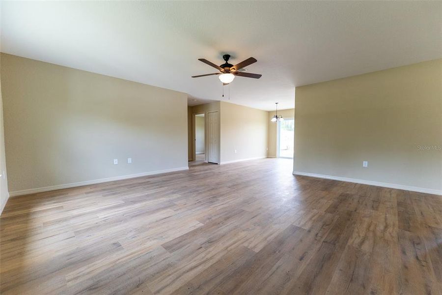 Spacious, unfurnished interior of a new home in , Citrus Springs (Image 25).