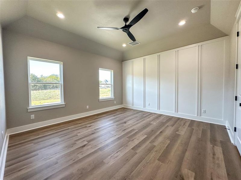 Spacious, unfurnished interior of a new home in , Paradise (Image 14).