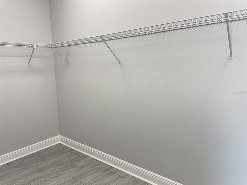 Spacious, unfurnished interior of a new home in , Dade City (Image 50).