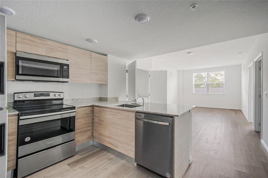 Furnished interior view inside a new home in , Orlando (Image 6).