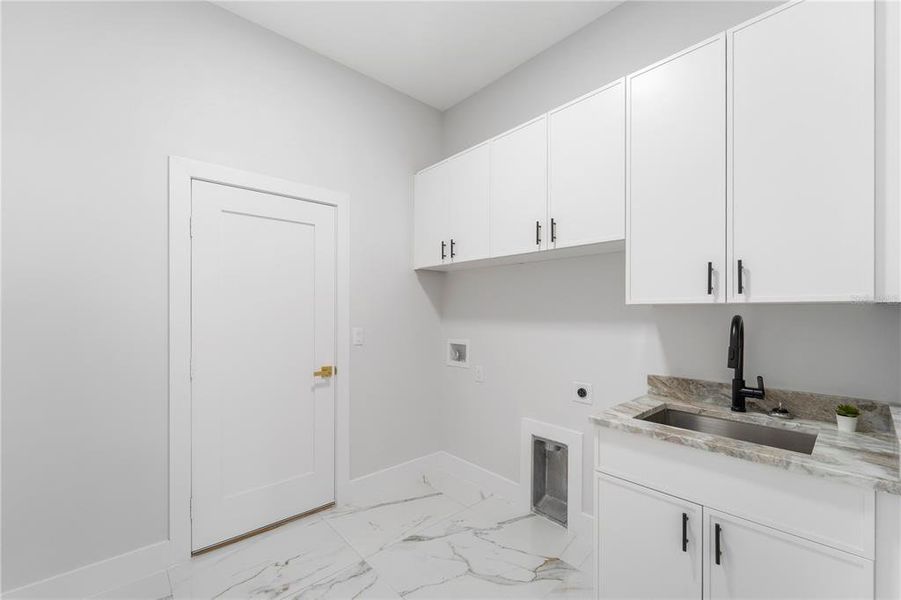 Furnished interior view inside a new home in , Tampa (Image 35).