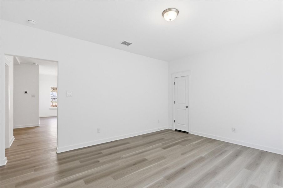 Spacious, unfurnished interior of a new home in Hunters Glen, Jarrell (Image 13).