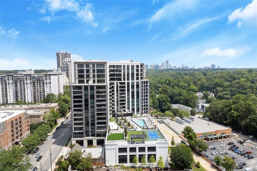 Condo located in Atlanta, GA showcasing its design and architecture (Image 30). Condo located in Atlanta, GA showcasing its design and architecture (Image 30).