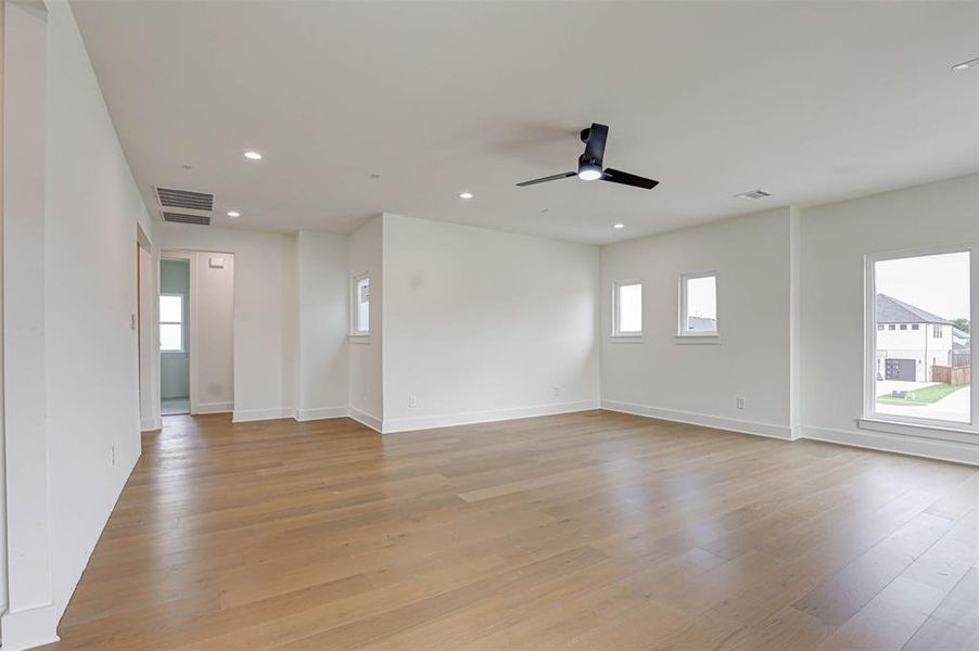 Spacious, unfurnished interior of a new home in , Keller (Image 24).