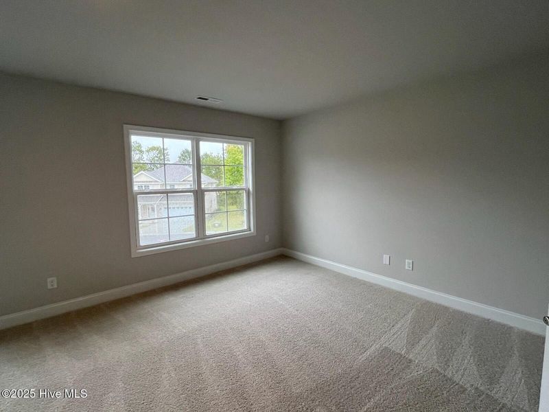 Spacious, unfurnished interior of a new home in Palmetto Creek, Bolivia (Image 31).