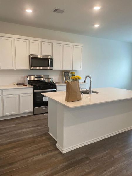 Furnished interior view inside a new home in Sunterra, Katy (Image 5). Furnished interior view inside a new home in Sunterra, Katy (Image 5).