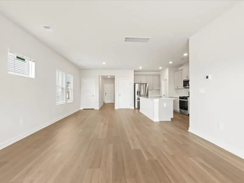 Spacious, unfurnished interior of a new home in Brayfield Manor - Heritage Collection, Wellford (Image 7).