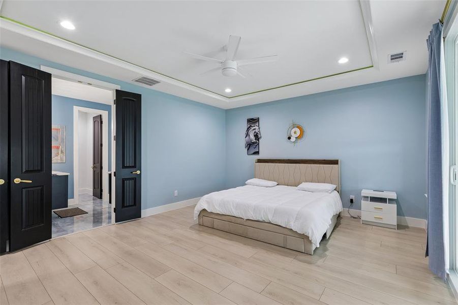 Furnished interior view inside a new home in , Van Alstyne (Image 27).