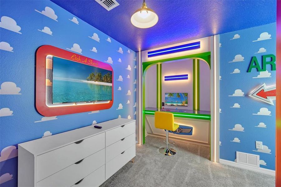 Image 53 of a home in .