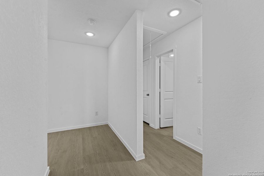 Spacious, unfurnished interior of a new home in Friendship Oaks, Fredericksburg (Image 11). Spacious, unfurnished interior of a new home in Friendship Oaks, Fredericksburg (Image 11).