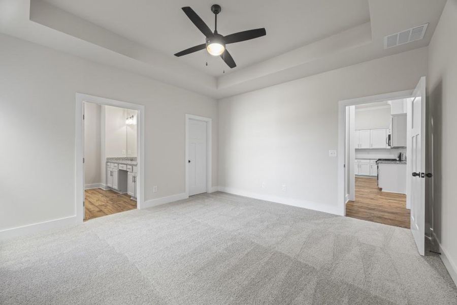 Spacious, unfurnished interior of a new home in , Hartwell (Image 32).