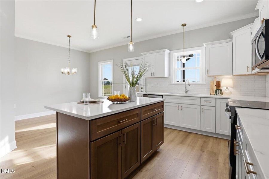 16-600 S Vance St-16