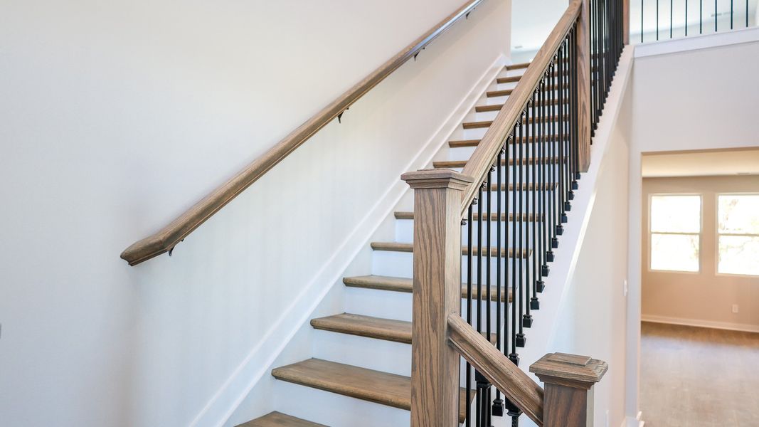 Spacious, unfurnished interior of a new home in Harvest Point, Spring Hill (Image 26).